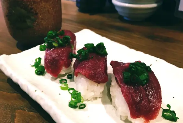 肉学 肉寿司 神楽坂毘沙門店
