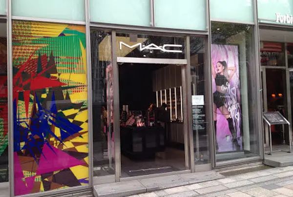M・A・C