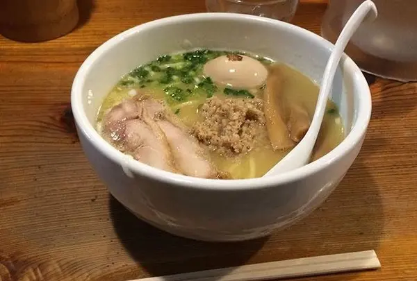鶏の穴