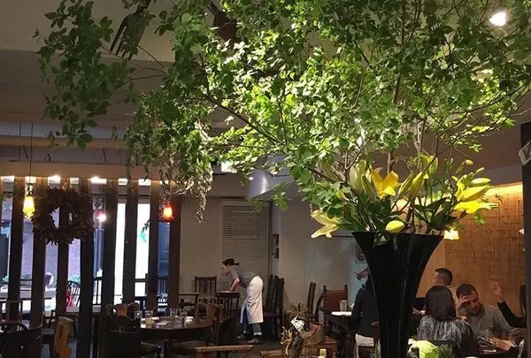 麹町カフェ (Kojimachi Cafe)