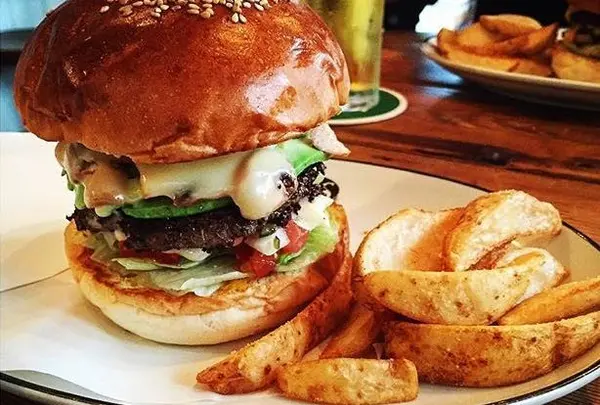 ARMS PARK SIDE BURGER SHOP （アームズ）