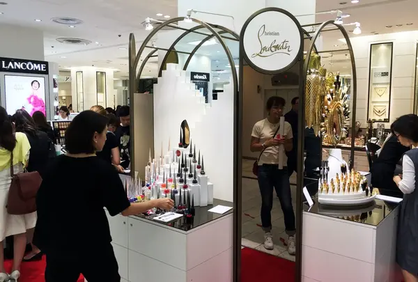 CHRISTIAN LOUBOUTIN BEAUTE 松屋