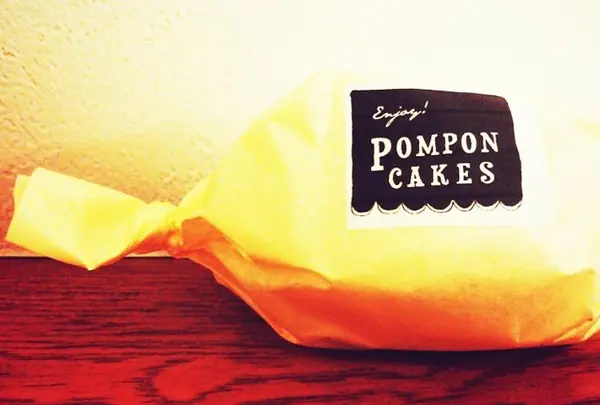 POMPON CAKES