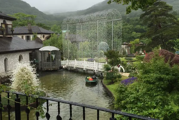 箱根ガラスの森美術館