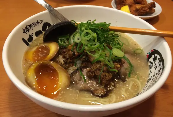 博多ラーメン げんこつ 武庫之荘店