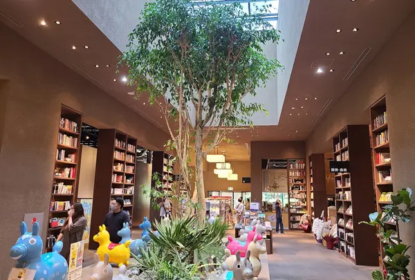 TSUTAYA BOOKSTORE 常総インターチェンジ