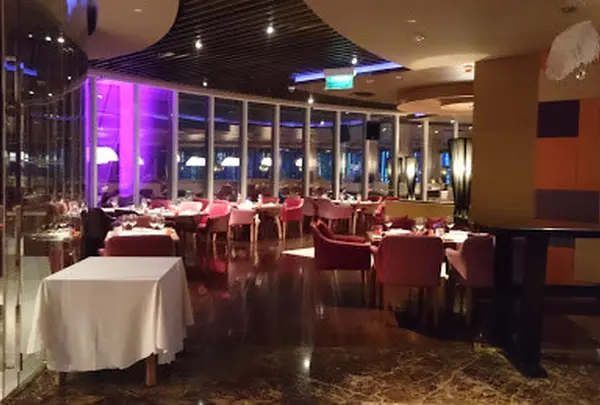 RED SKY BAR