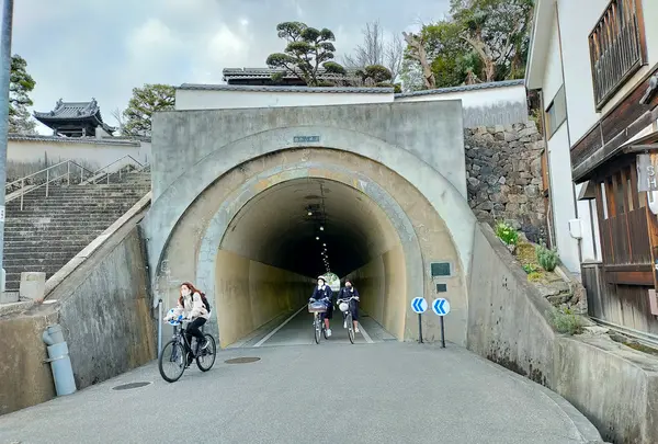 鶴形山隧道(鶴形山トンネル)