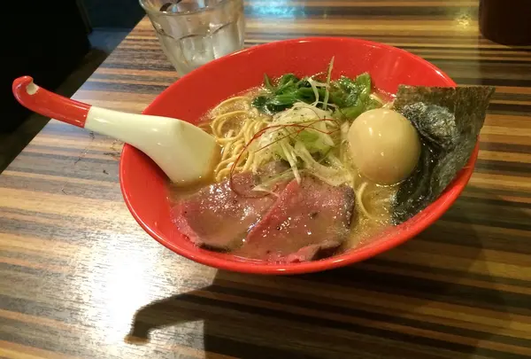 原宿 ラーメン店 牛骨ラーメン Jinguの写真・動画_image_189761