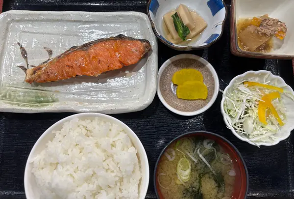 市場の食事処 まんま