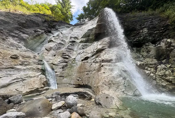 川原毛大湯滝「温泉滝」