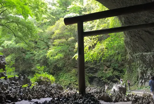 天安河原