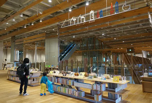 富山市ガラス美術館