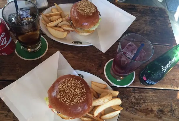 ARMS PARK SIDE BURGER SHOP （アームズ）