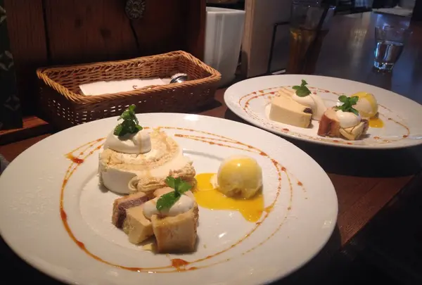 Ｌｉｇｈｔｎｉｎｇ Ｃａｆｅ