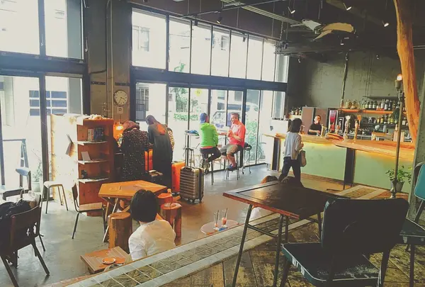 Nui. HOSTEL & BAR LOUNGE