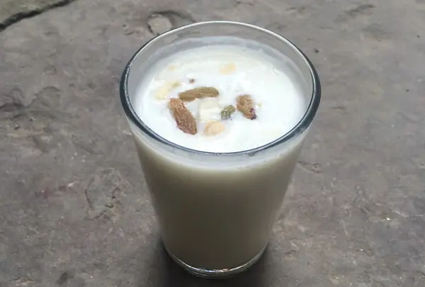 タメル地区で、飲み物を