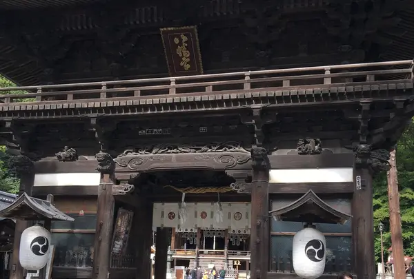 日牟禮八幡宮