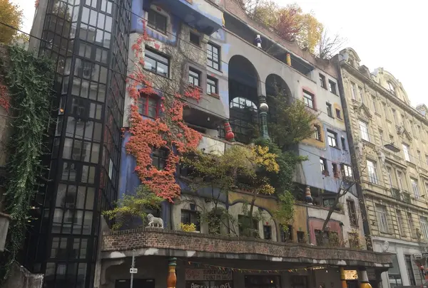 KUNST HAUS WIEN. Museum Hundertwasser