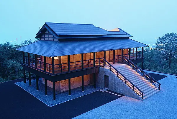 光の館