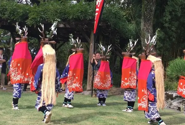 八ツ鹿踊り