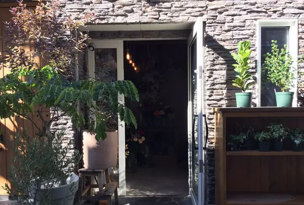 ex. flower shop & laboratory NAKAMEGURO