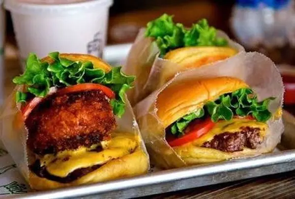 シェイクシャック アトレ 恵比寿店 （SHAKE SHACK） の写真・動画_image_203468