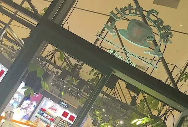 Urth Caffe 表参道（アースカフェ）