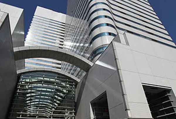 クイーンズスクエア横浜 (Yokohama Queen's Square)