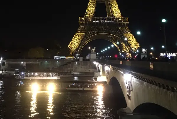 エッフェル塔 対岸