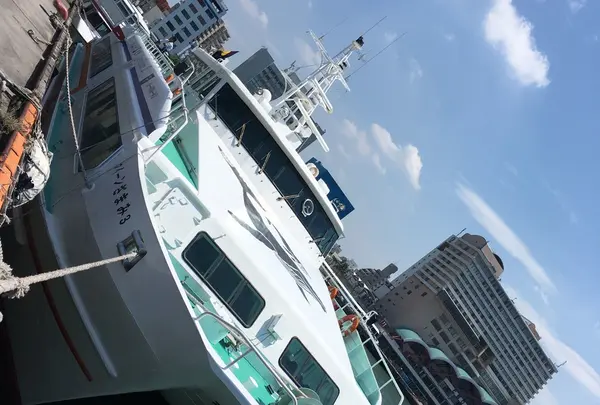 泊心頭北岸船客待合所