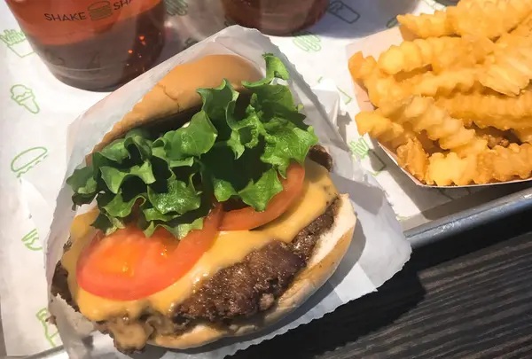 SHAKE SHACK（シェイクシャック） 東京国際フォーラム店の写真・動画_image_217461