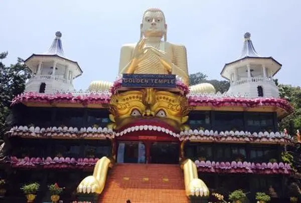 ダンブッラ石窟寺院