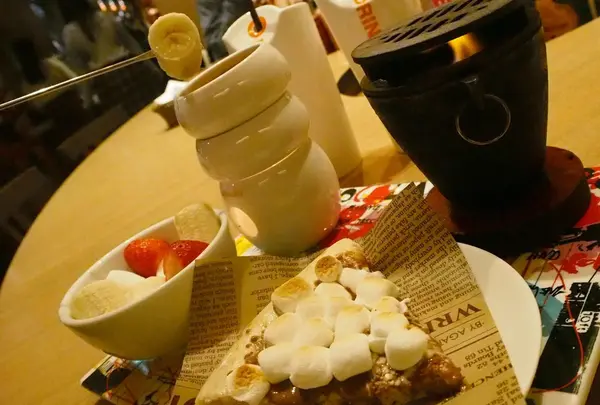 MAX BRENNER CHOCOLATE BAR 表参道ヒルズ店（マックスブレナー チョコレートバー）
