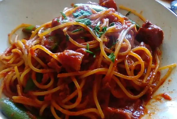 ビストロバル トロワキュイ