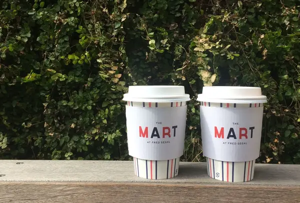 ザ・マート・アット・フレッド・シーガル(THE MART AT FRED SEGAL)