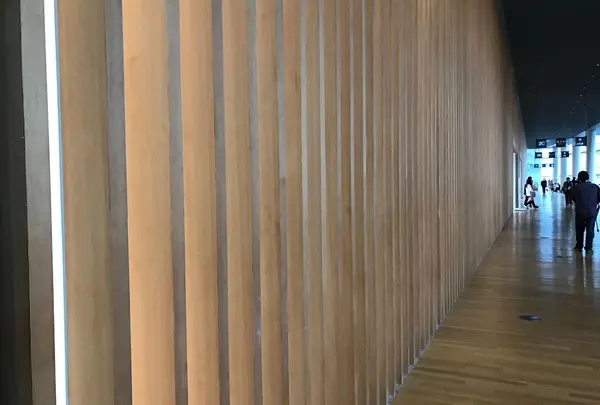 国立新美術館