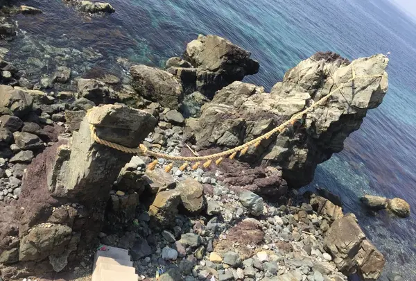 二見浦 夫婦岩