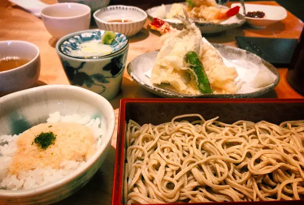 神楽坂 山せみ