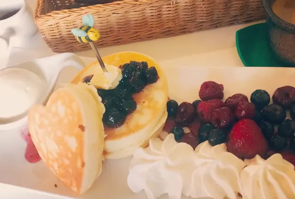 はちの巣カフェ 西区店