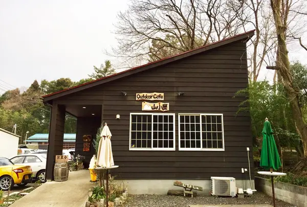 アウトドアカフェ 山小屋