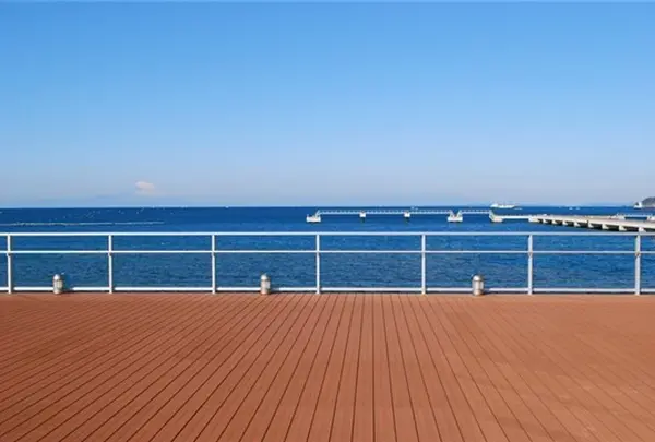 みなとオアシス“渚の駅”たてやま