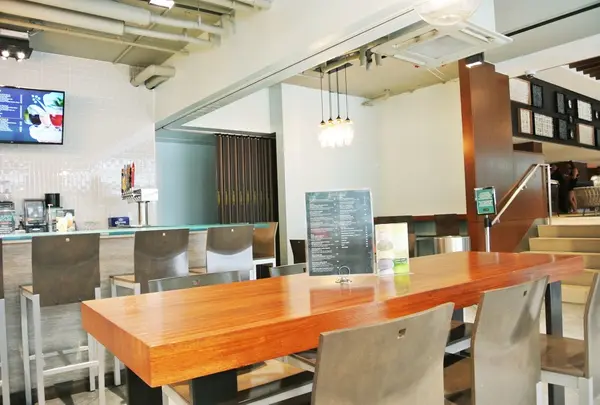 Holoholo Cafe & Market