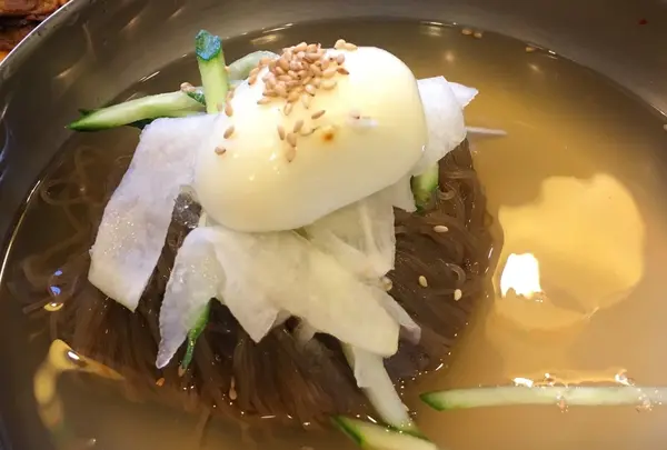 ユッサムネンミョン