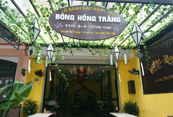 Banh bao. Hoa hong trang