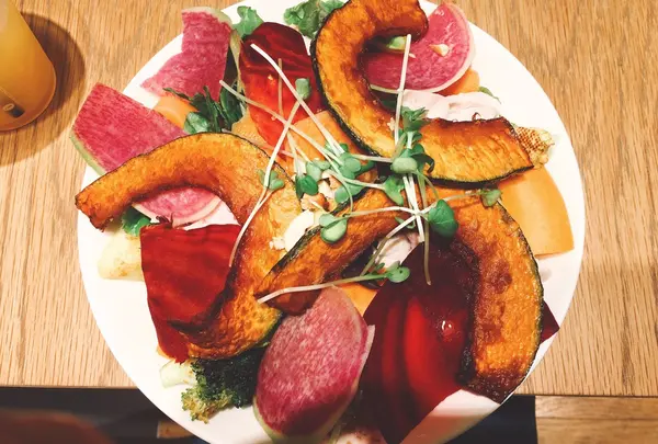 THE MONOCLE CAFE