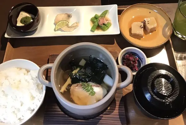 伊右衛門サロン