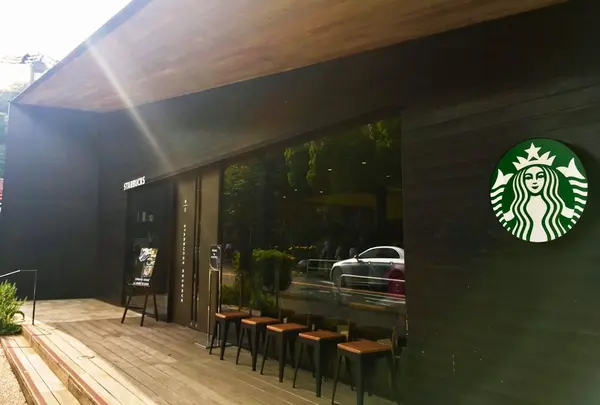 スターバックスコーヒー 鎌倉御成町店（STARBUCKS COFFEE）