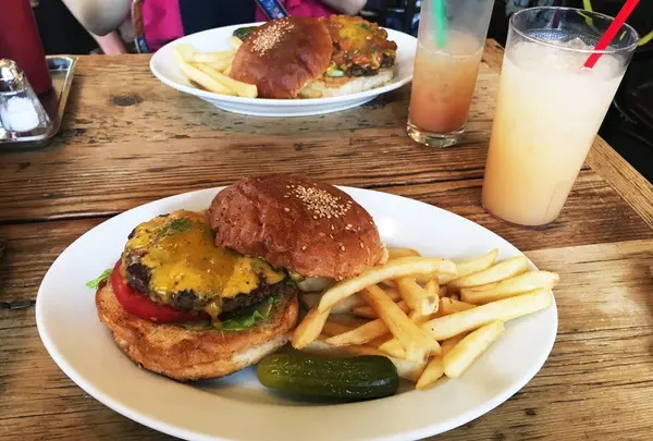 GRILL BURGER CLUB SASA