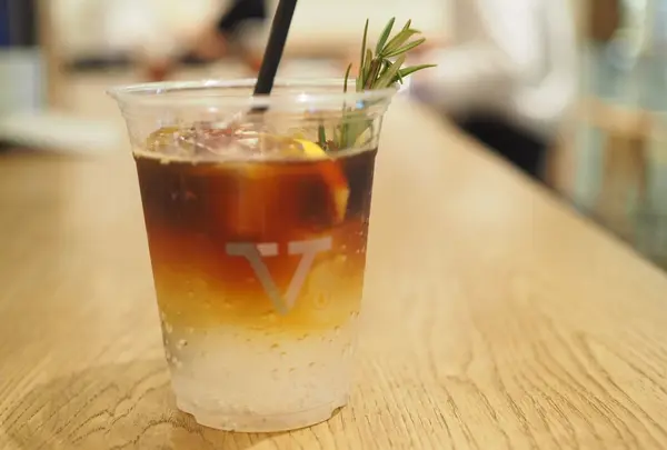 VERVE COFFEE ROASTERS SHINJUKU STATION（ヴァーヴ コーヒー ロースターズ シンジュク ステーション）